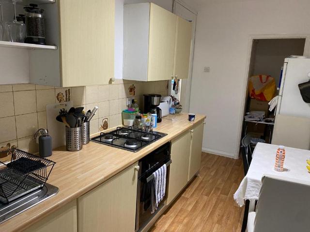 Studio Mews, London, NW4 1BP, United Kingdom | 3 bed apartment for rent #140658880 | Rentberry
