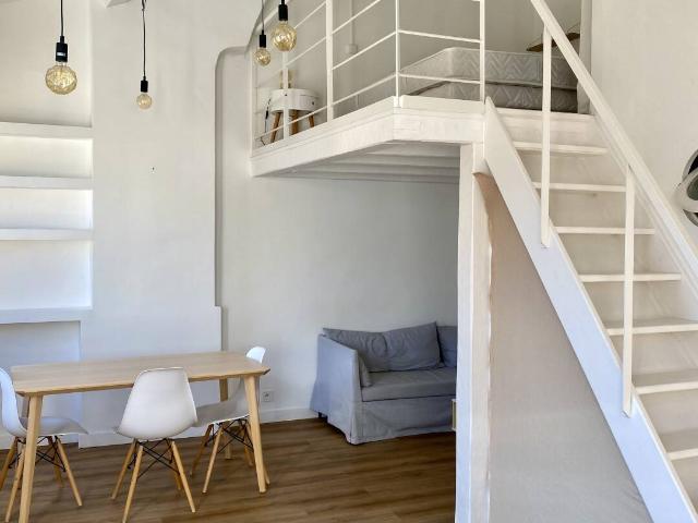 STUDIO MEZZANINE meublé à Marseille quartier St Victor 7ème