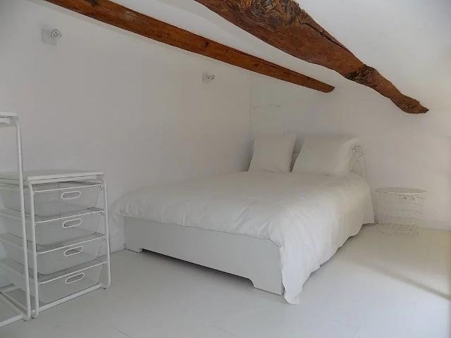 Studio mezzanine