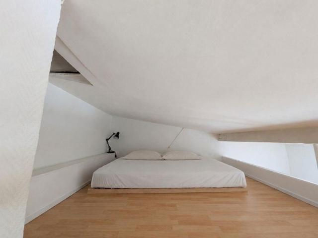 Studio mezzanine