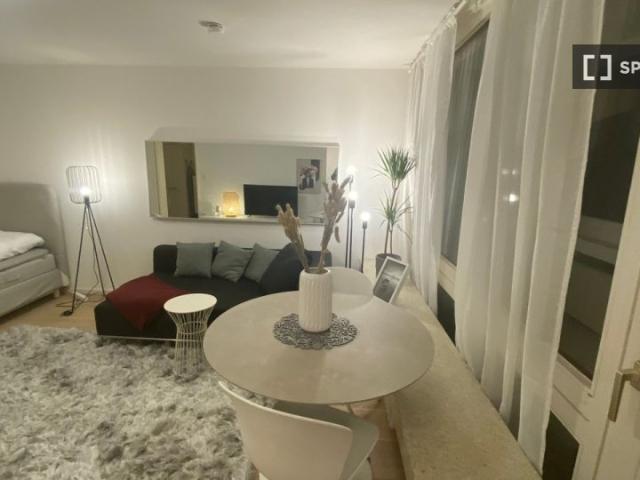 Studio mit Balkon in München zu vermieten