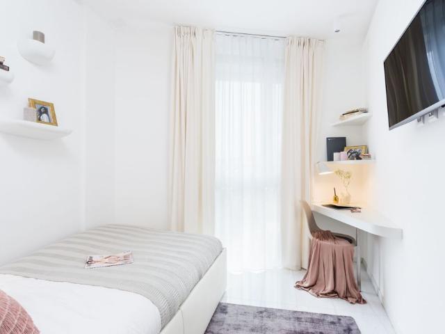 Studio Mini, Kitchenette Weekly Housekeeping Included