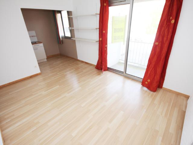 Studio NON MEUBLE de 26,87m², rue Solférino réf 308 001