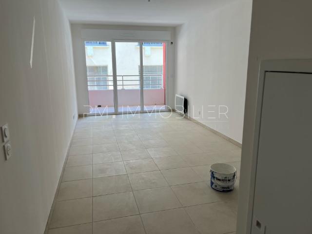 STUDIO NEUF 13010