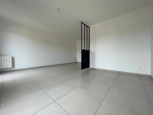 STUDIO NEUF 32.68m2 619 euros CC