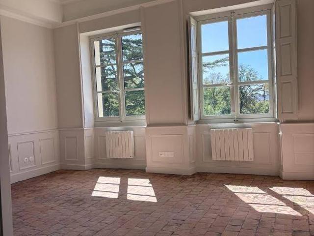 STUDIO NEUF 38 m² PARKINGS 69700 CHASSAGNY