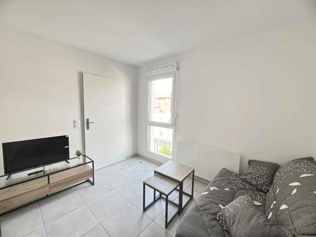 STUDIO NEUF + TERRASSE