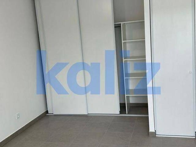 Studio neuf de 30 m2 avec terrasse et parking