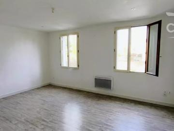 Studio neuf et lumineux