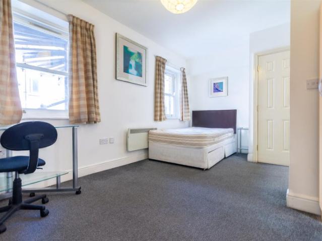 Studio next to Central Station, City Centre