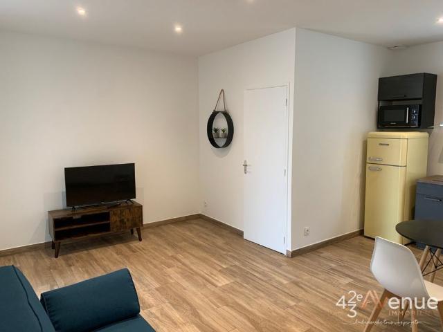 Studio Semi Meublé A LOUER