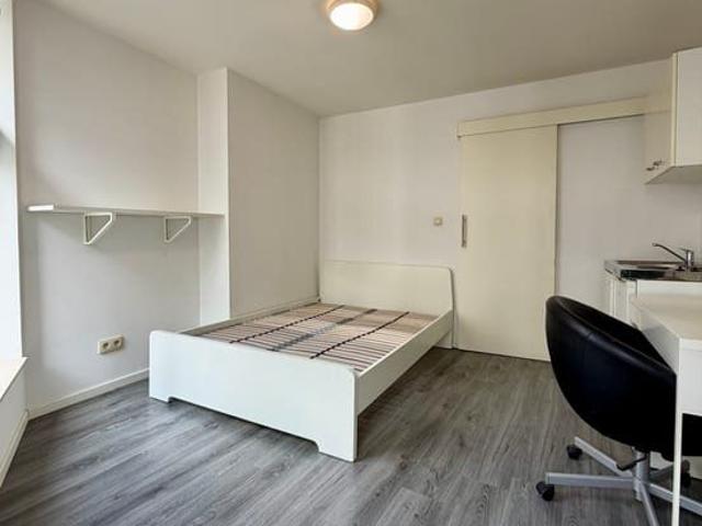 Studio semi meublé hyper centre Liège cinema Sauvenière