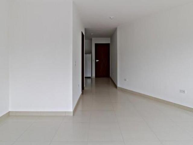 Studio semi mobiliado