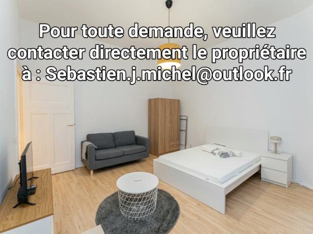 Studio situé au 1er étage d'un immeuble à Nice