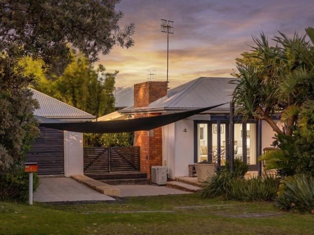 Studio Sixty Retreat Retro cottage charm, with architectural renovation