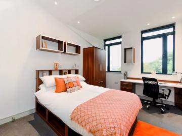 Durham County Area - Balcony, Gym, Equipped kitchen