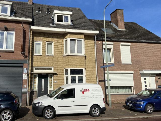 Studio Studio Surface Area: 40m2 Unfurnished