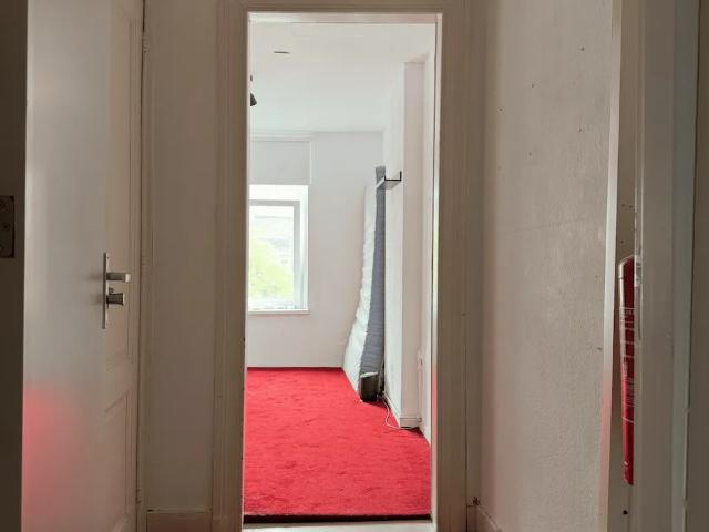 Studio Studio Surface Area: 16m2