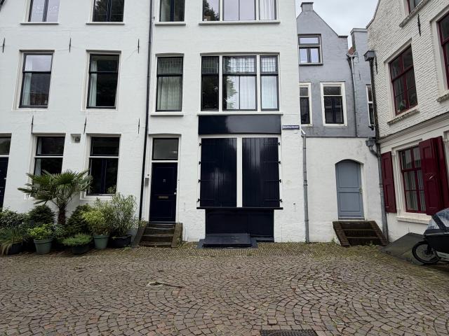 Studio Studio Surface Area: 34m2