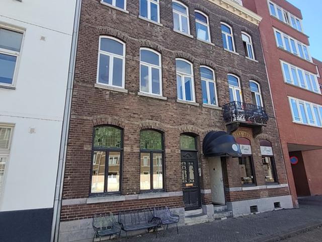 Studio Surface Area: 21m2