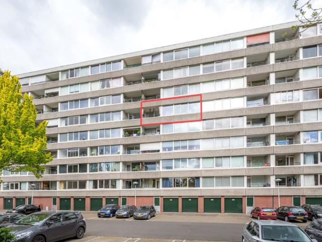Studio Surface Area: 91m2 Furnished