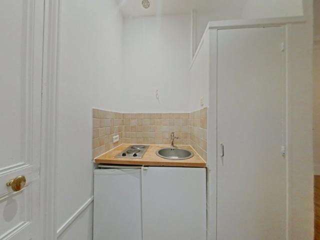 STUDIO PONT DE NEUILLY