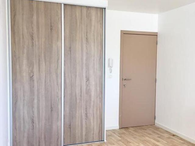 Studio parfaitement situé, lumineux et proche des commodités