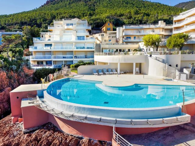 Studio pied dans l'eau vue mer panoramique 35m² Saint Raphaël