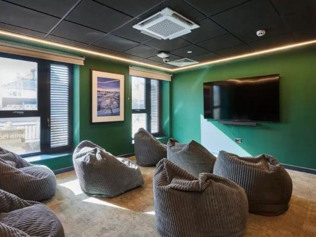 Studio Plus