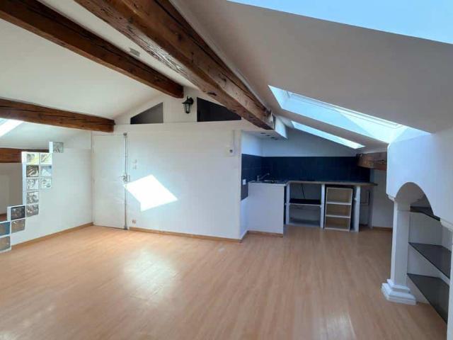 STUDIO – PLACE DU 4 SEPTEMBRE