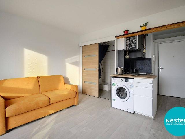 STUDIO PROCHE DE LA GARE RER ET DES COMMERCES