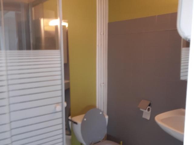 Studio Proche gare, des I.U.T. et école de commerce de Grenoble. Accès rapide à la rocade