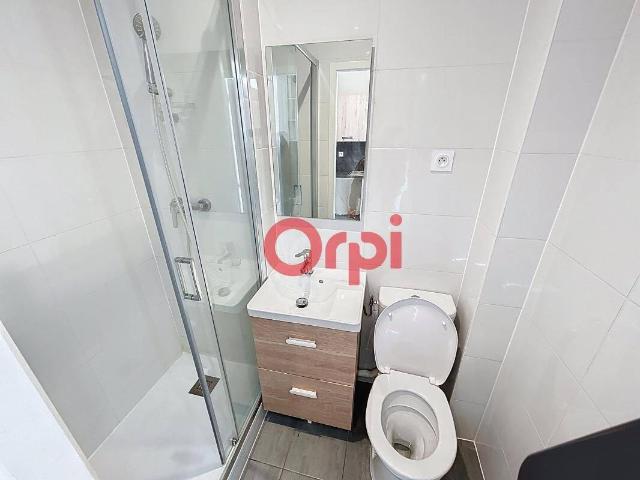 Studio proche gare Disponible