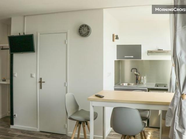 Studio proche Paris refait à neuf