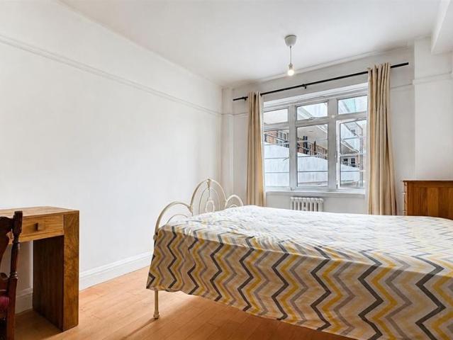 studio property to let