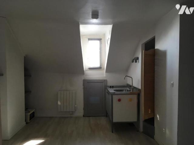 STUDIO QUARTIER CATHEDRALE SURFACE 15,20 M²