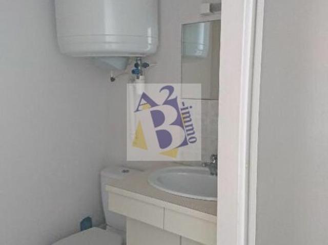 STUDIO QUARTIER LA BUSSATTE ER ETAGE