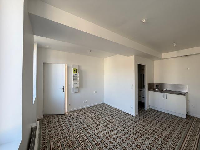 STUDIO QUARTIER ST JUST DES MARAIS