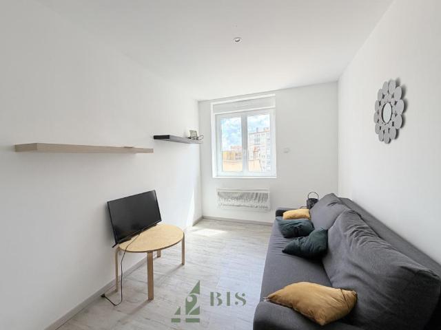 STUDIO ROANNE