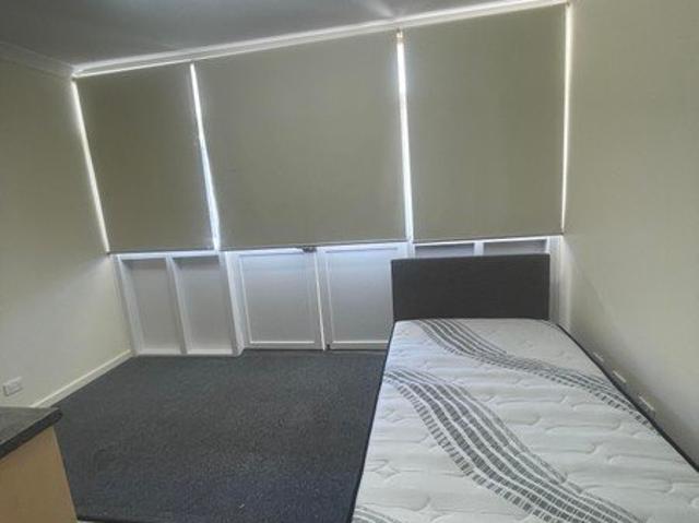 STUDIO ROOM
