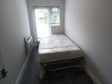 Studio Room longhill Road SE6