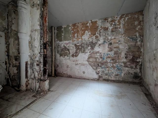 Studio RDC à rénover – Batignolles Lévis Paris 17