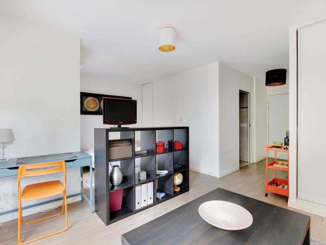 Studio rez de jardin 2Pers Courbevoie BAIL MOBILITE