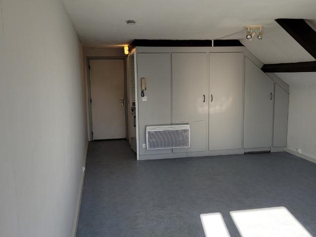 Studio refait à neuf – VANDOEUVRE LES NANCY