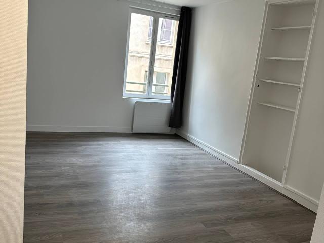 Studio refait à neuf St Germain hyper centre