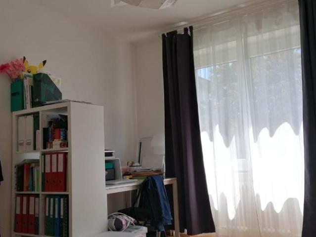 Studio rénové au 3ème étage avec balcon