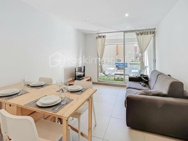 Studio rénové avec grande terrasse sud ouest – idéal investisseur ou pied à terre Palavas