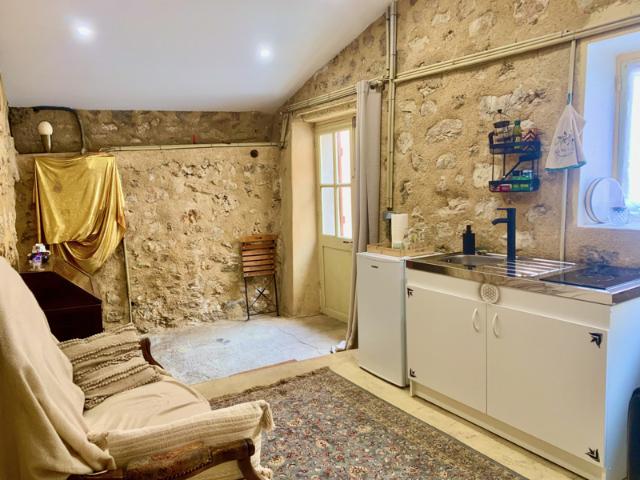 Studio rénové avec mezzanine à Tavernes