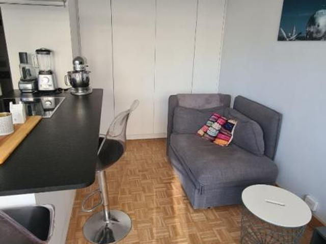 Studio rénové avec parking et cave _ Calme, proche métro _ Malakoff