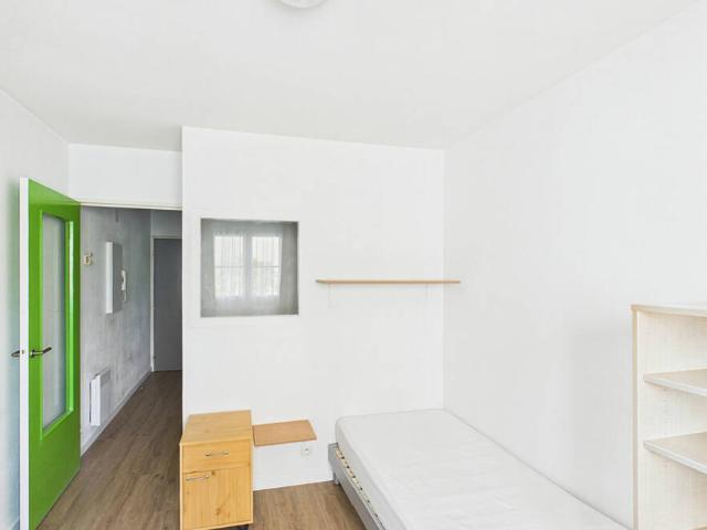 Studio rénové cuisiné équipée Résidence SCHUMAN